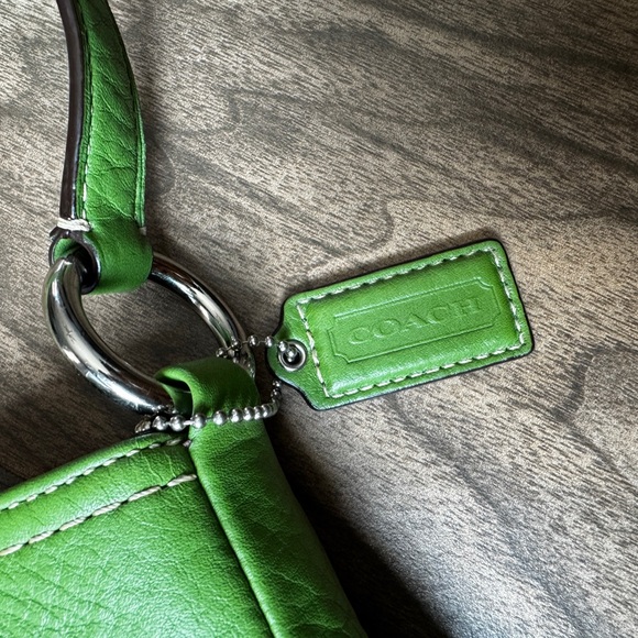 COACH Hampton Hobo 2008 - Picture 5 of 13